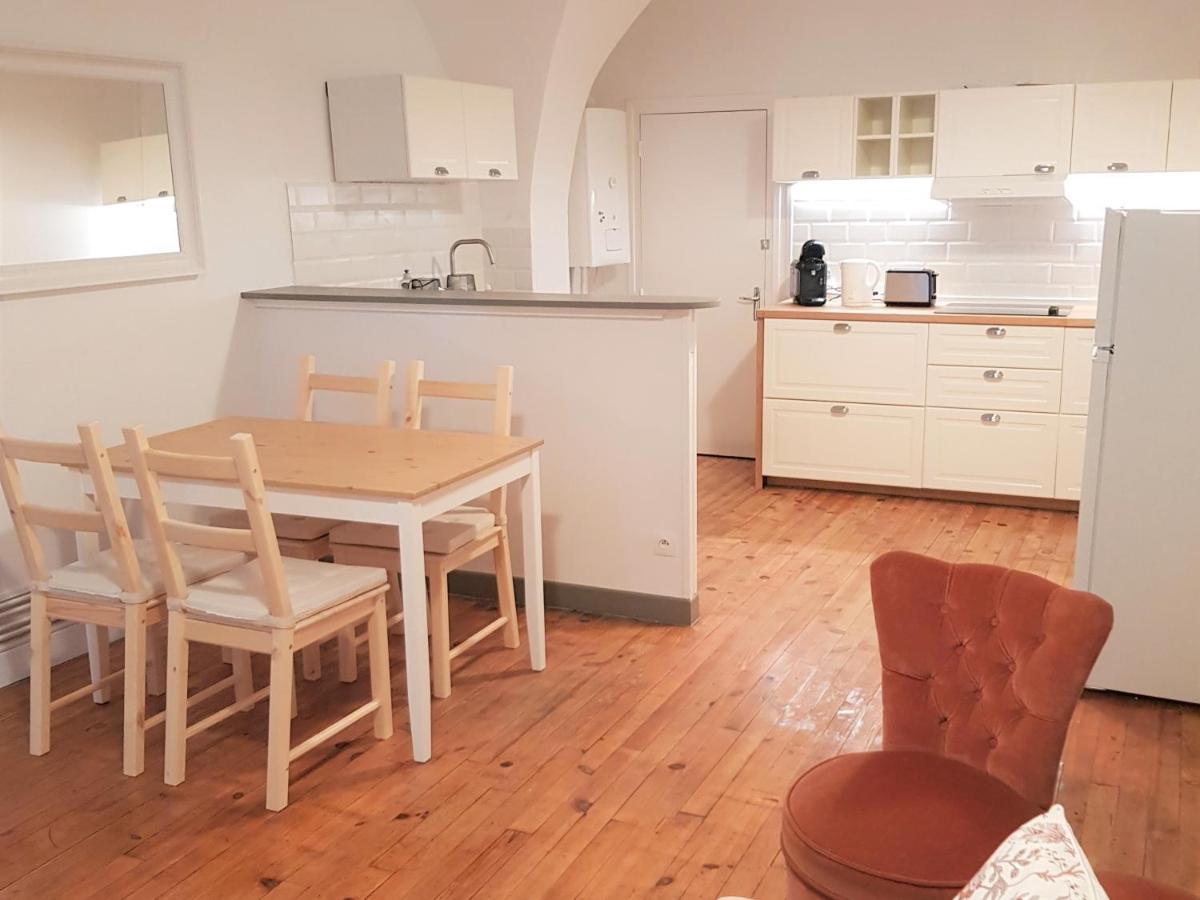Ferienwohnung Issoire Centre, T2 Bergere Avec Parking Exterior foto
