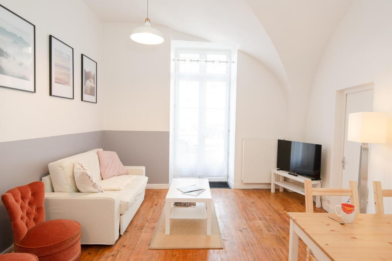 Ferienwohnung Issoire Centre, T2 Bergere Avec Parking Exterior foto