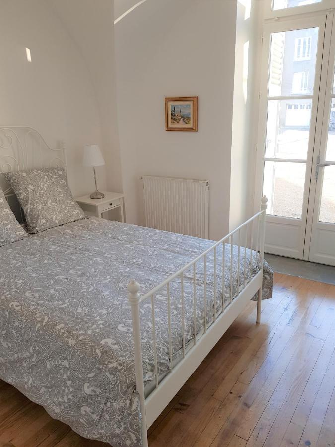 Ferienwohnung Issoire Centre, T2 Bergere Avec Parking Exterior foto