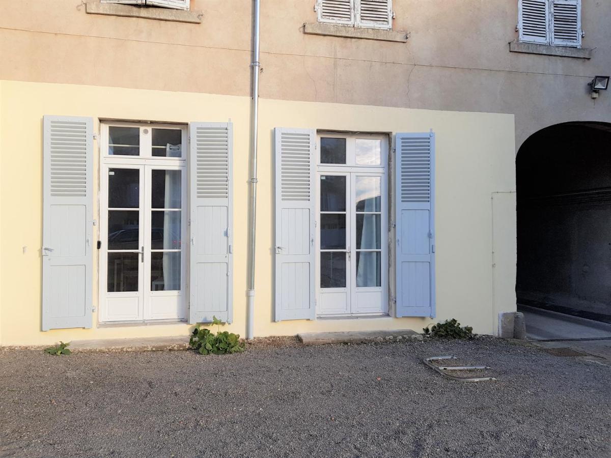 Ferienwohnung Issoire Centre, T2 Bergere Avec Parking Exterior foto