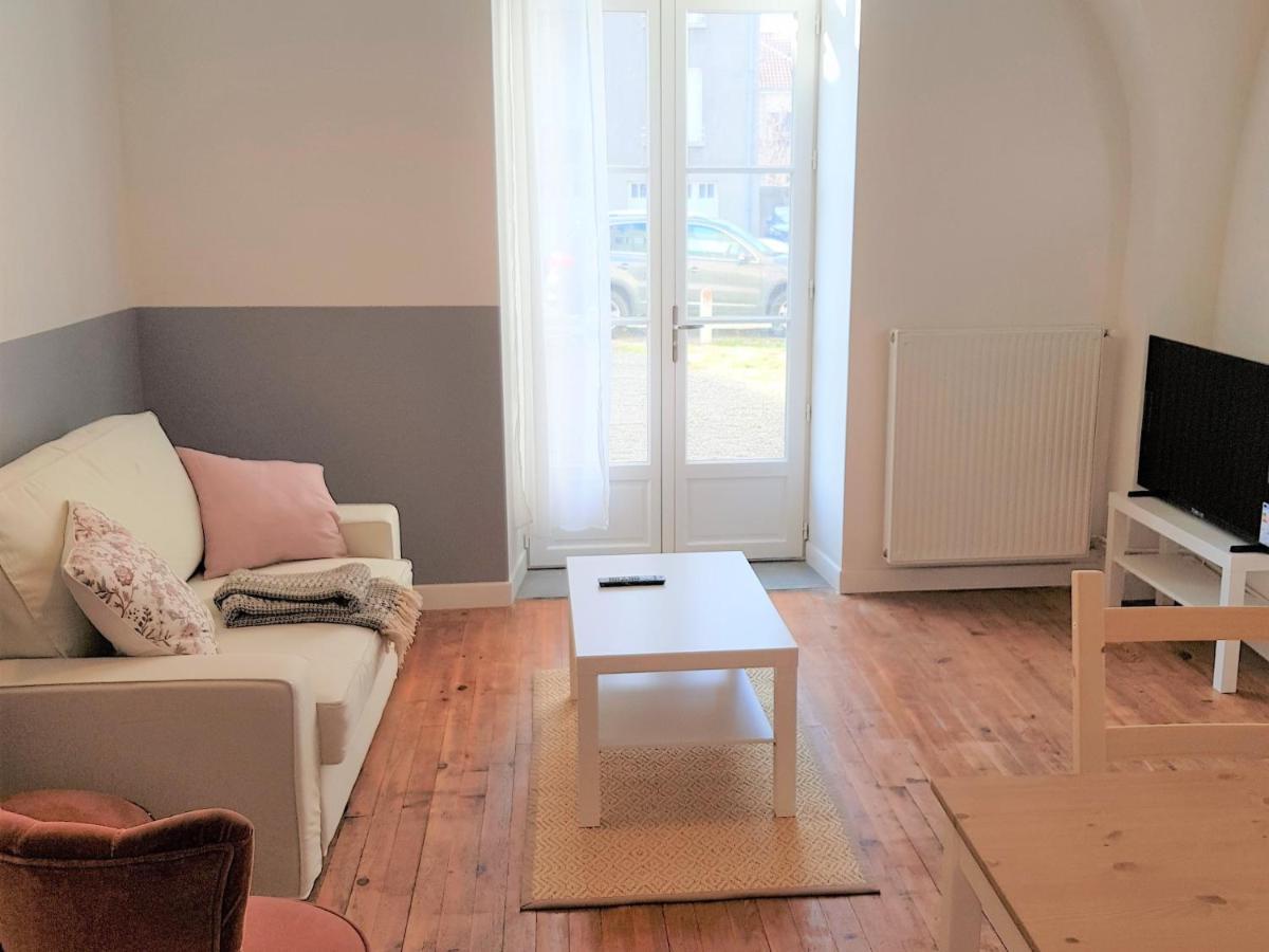 Ferienwohnung Issoire Centre, T2 Bergere Avec Parking Exterior foto
