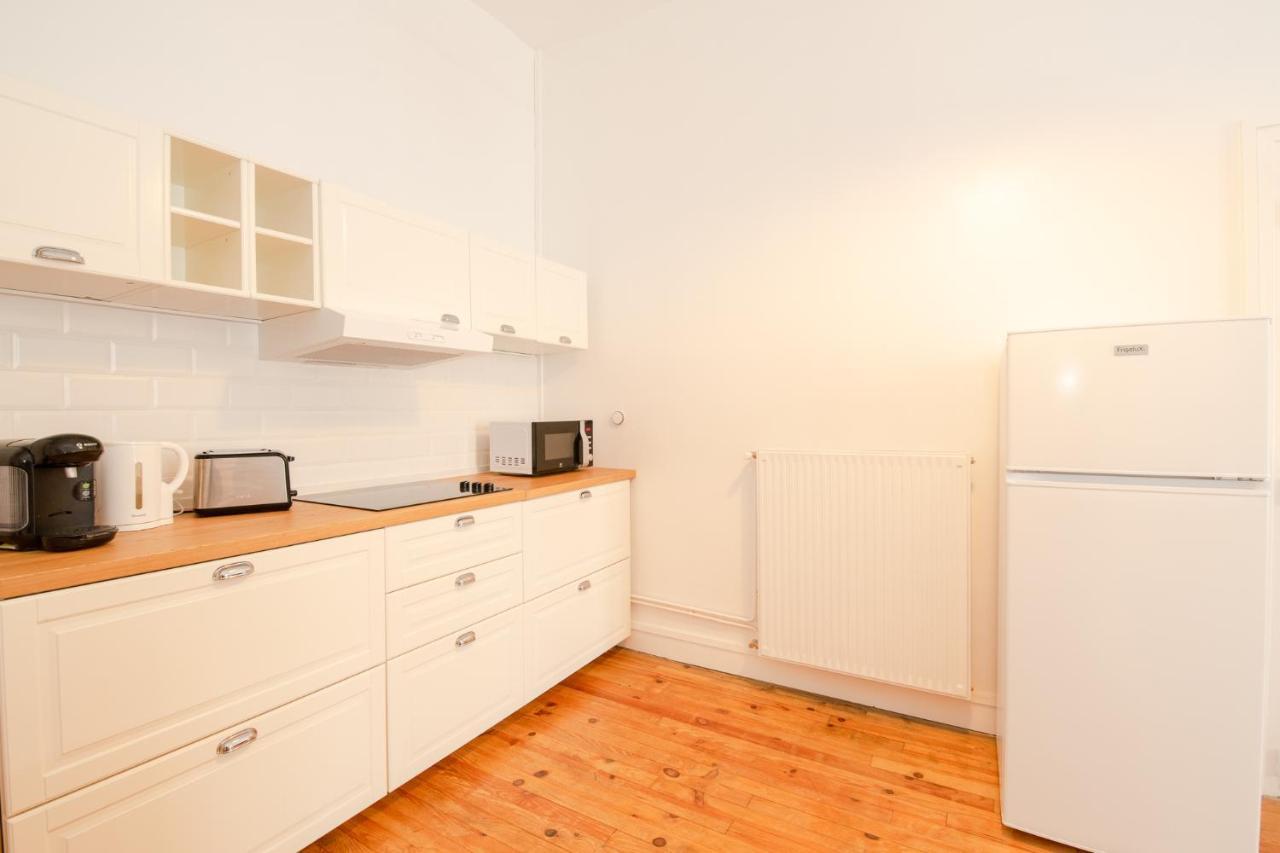 Ferienwohnung Issoire Centre, T2 Bergere Avec Parking Exterior foto