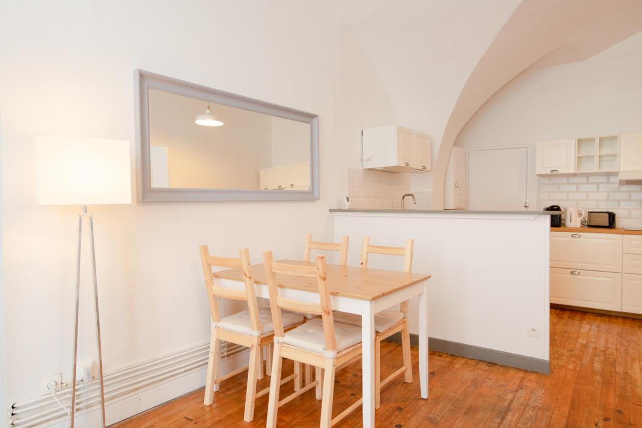 Ferienwohnung Issoire Centre, T2 Bergere Avec Parking Exterior foto
